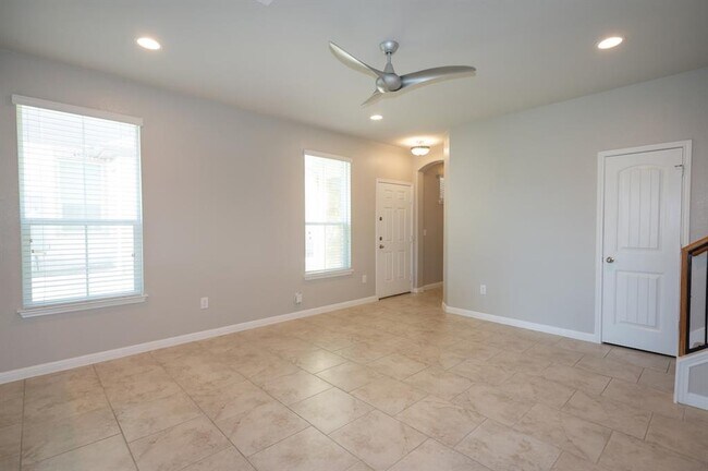 Building Photo - 415 Epiphany Ln