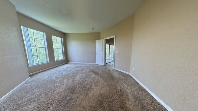 Building Photo - 9301 Crescent Loop Cir