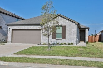 Building Photo - 2412 Wheeler Ave