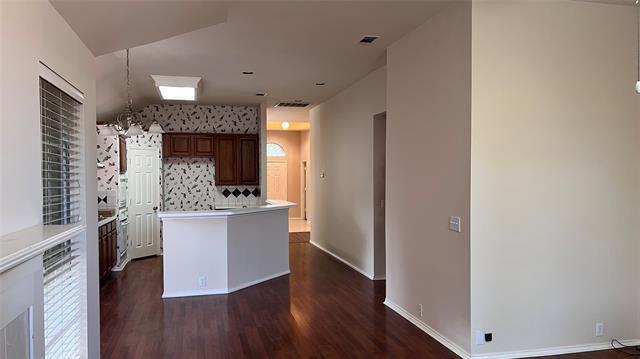 Building Photo - 2440 Ravenhurst Dr