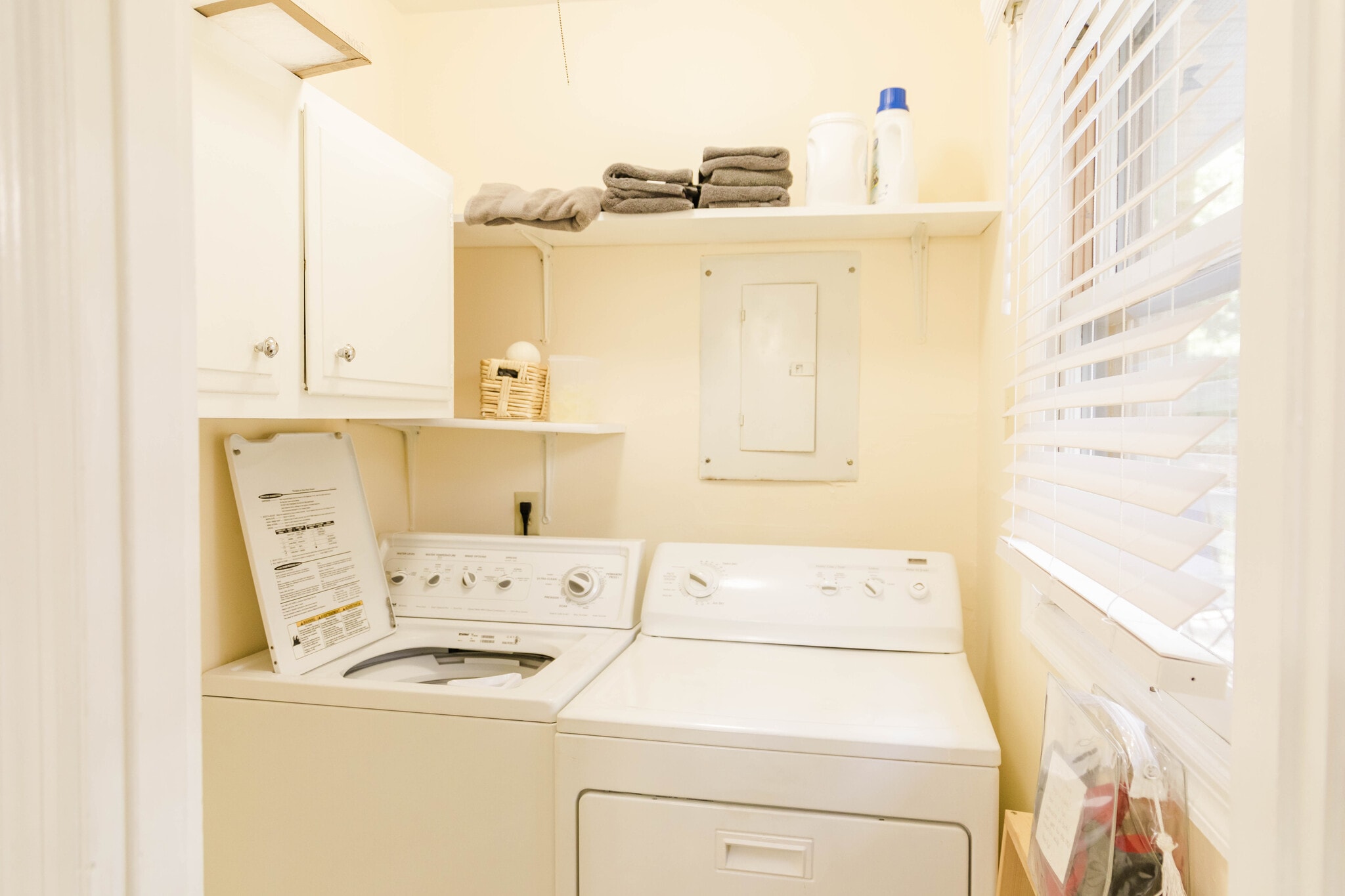 Building Photo - 39 Southwicke Dr