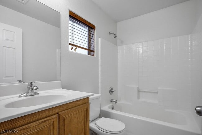 Building Photo - 853 Blushing Rose Pl