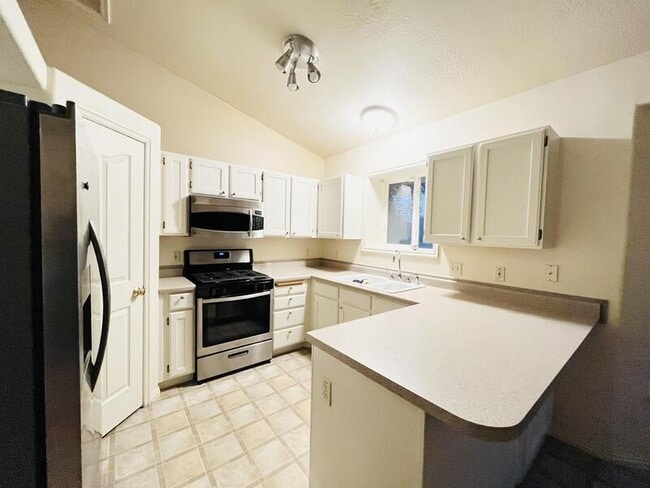 Building Photo - 377 Sego Lily Dr