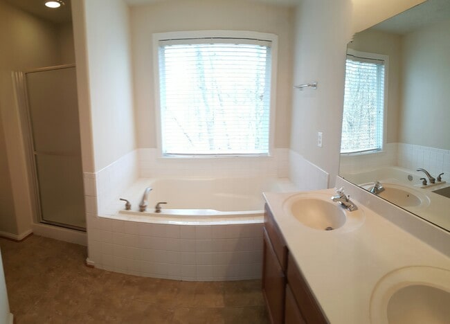 Building Photo - 10122 Chesney Dr