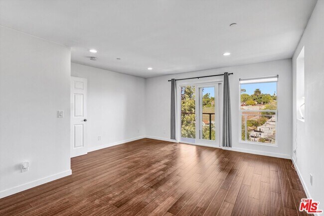 Building Photo - 4255 Raynol St