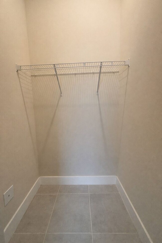 Building Photo - 3221-3409-3409 SW 8th Pl