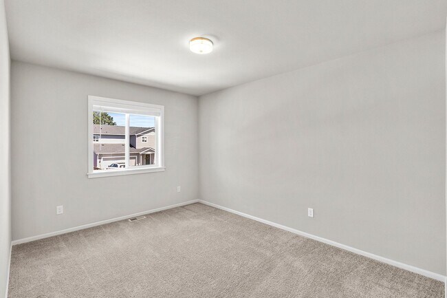Building Photo - Modern 3-Bed Home in Lacey - $25K+ in Upgr...
