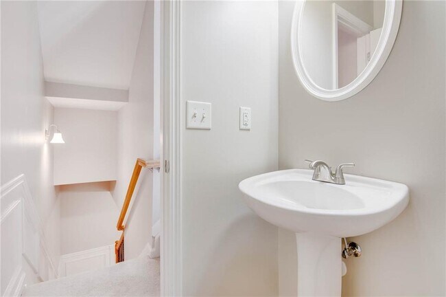 Building Photo - 1305 Greychurch Way