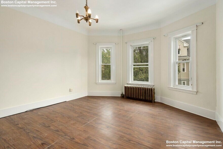 Building Photo - 86 Elm St