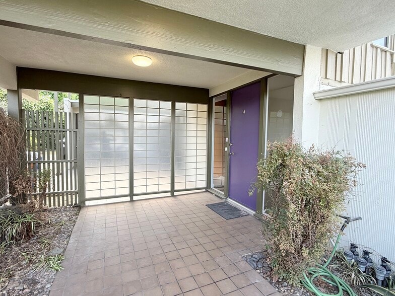 Building Photo - 4126 Del Mar Ave