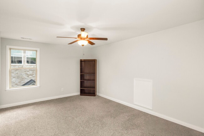 Building Photo - 2024 Albatross Way