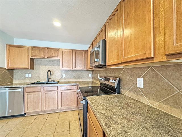 Building Photo - 9831 Dartmouth Dr