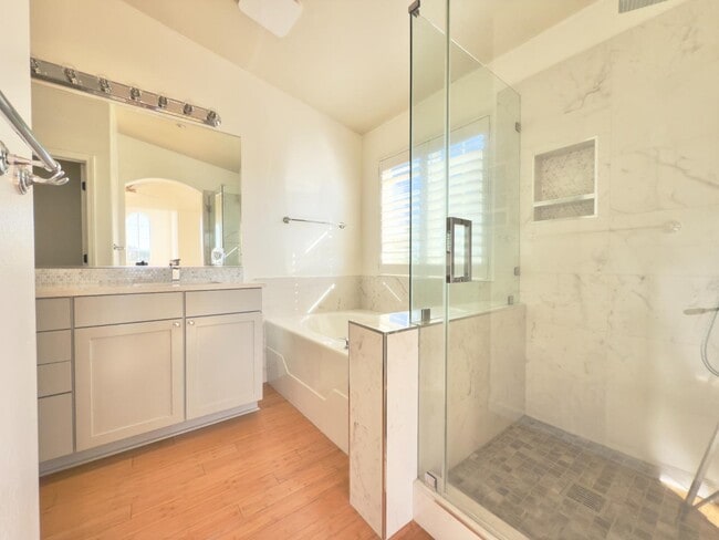 Building Photo - 499 Casselino Dr
