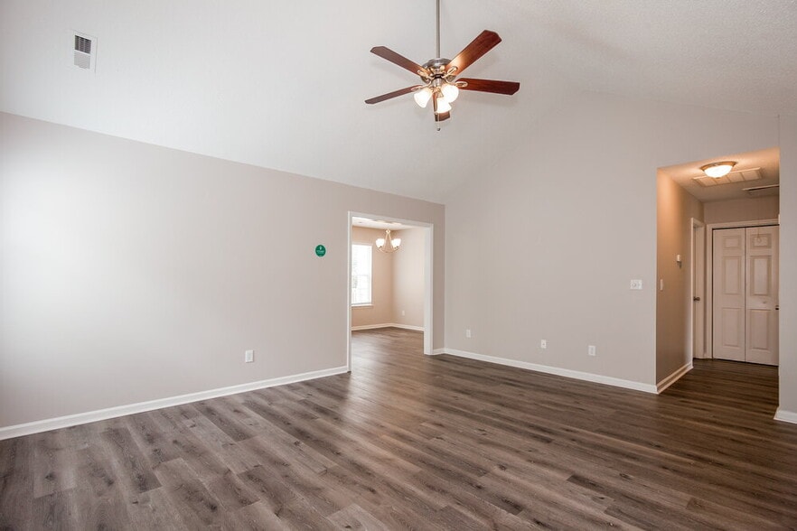 Building Photo - 8631 Bodkin Ct