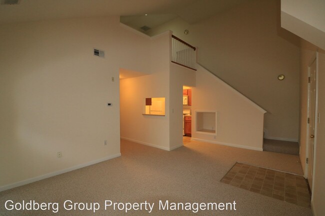 Building Photo - 6522 Lake Park Dr