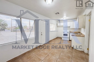 Building Photo - 1Bed/1Bath Apt at 16th St/Thomas Rd! -- NO HOA! FENCED-IN YARD! -- NO APPLICATION FEE!