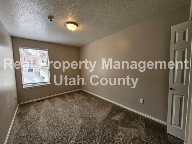 Building Photo - Qualify With 2.5x Rent in Income. Plus Hal...