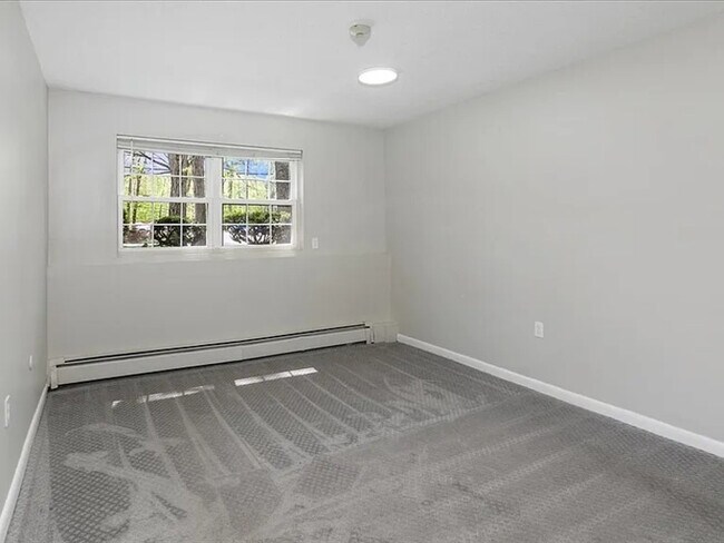 Building Photo - 39 Farrwood Ave