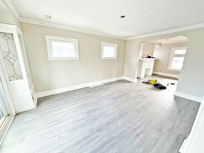 Building Photo - 3 BED 1 BATH BEAUTIFUL SINGLE HOME!