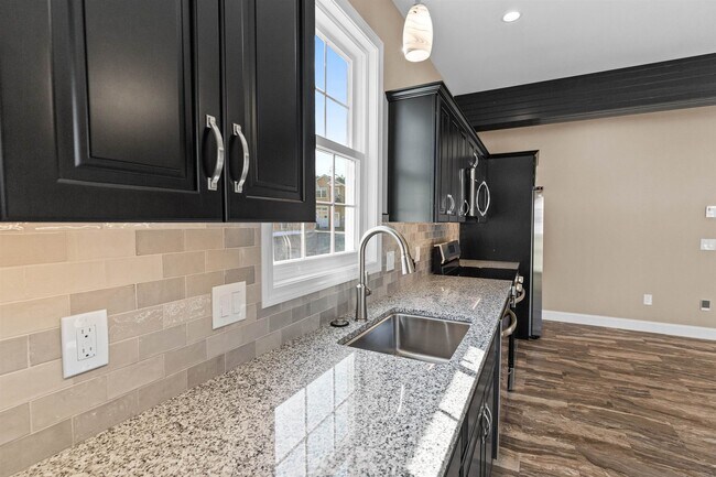 Building Photo - 6 Latchkey Ln