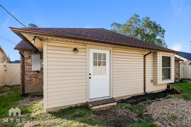 Building Photo - 521 Magnolia Dr