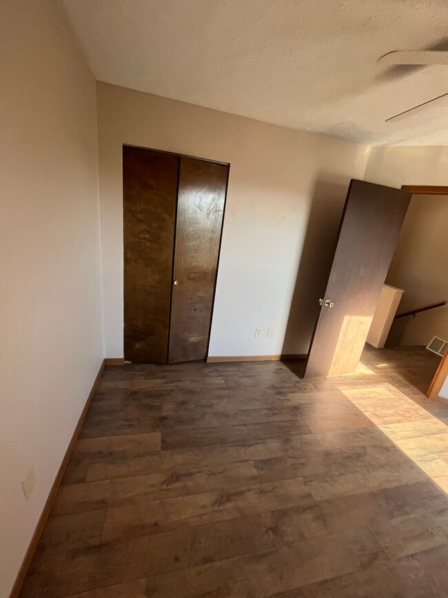 Building Photo - 1871 N Lakeman Dr