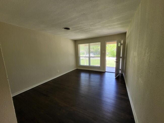 Building Photo - Nachita