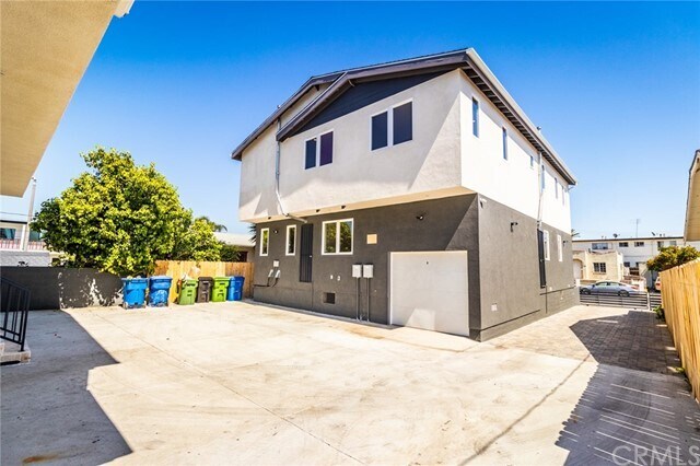 Building Photo - 1739 S Longwood Ave