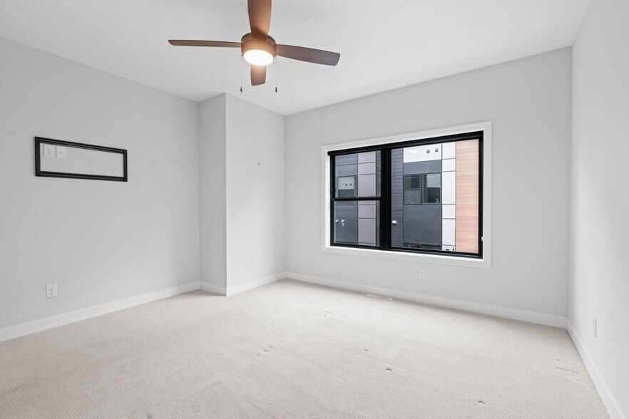 Building Photo - 6359 16th Ave S