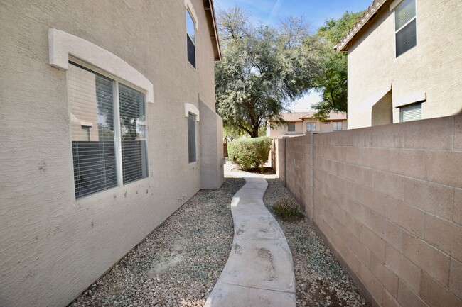 Building Photo - Gorgeous South Gilbert Home for Rent!