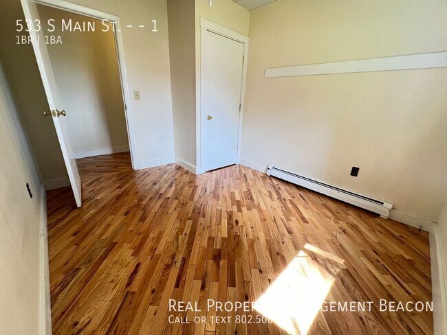 Building Photo - 533 S Main St