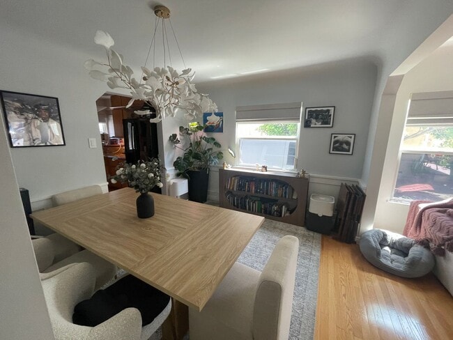 Building Photo - Super comfortable 2-bedroom, 2-bath home in Long Beach