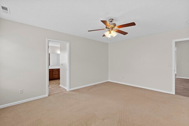 Building Photo - 331 Rose Bud Ln