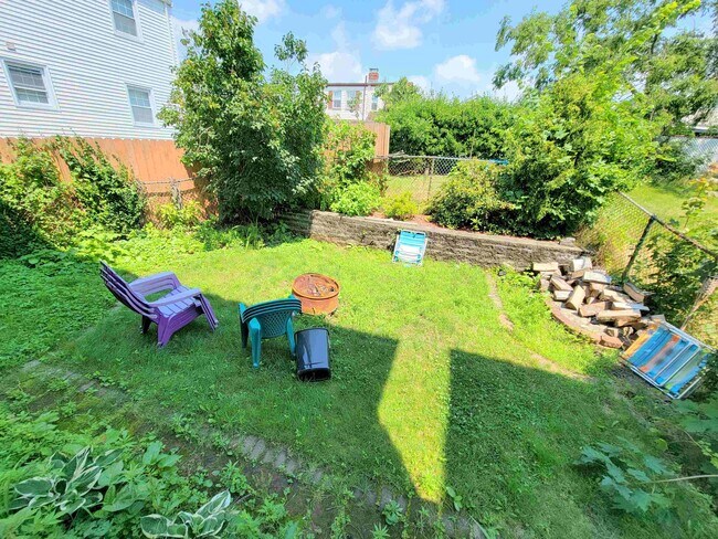 Building Photo - 8 Arthur St