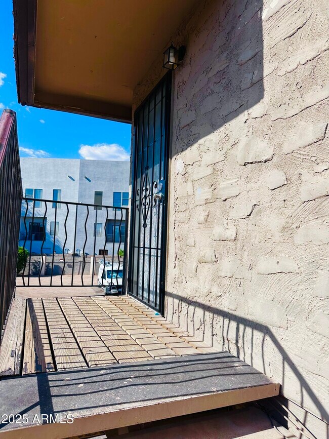 Building Photo - 4731 E Belleview St