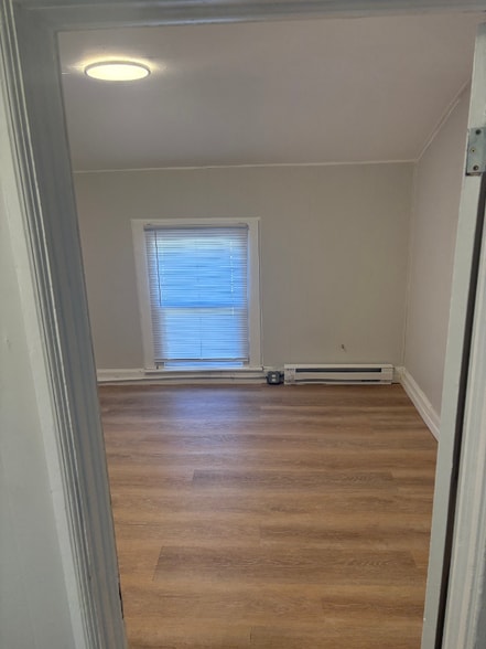 Building Photo - 1328 N Main St