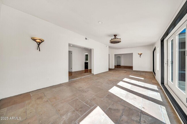 Building Photo - 4531 E Quartz Mountain Rd