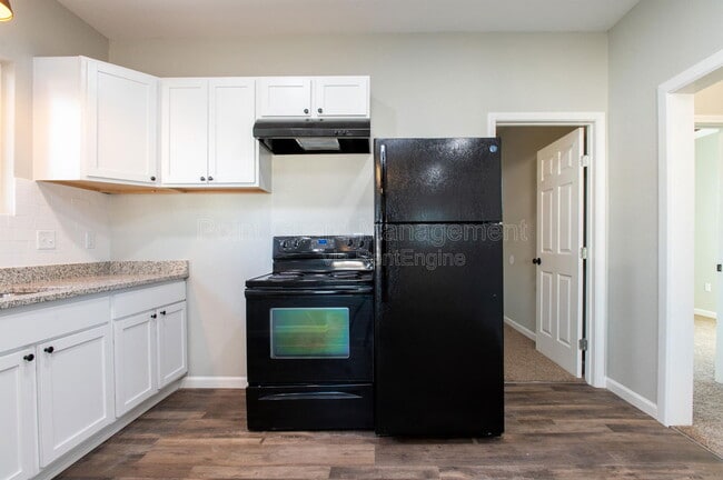 Building Photo - 1601 S Pattie St