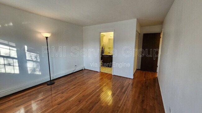 Building Photo - 2331 Ogden Ave