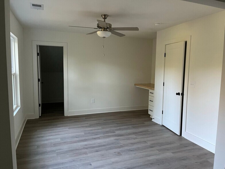 Building Photo - 432 Bluegrass Ave