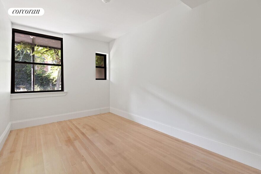 Building Photo - 46 1st Pl