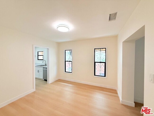 Building Photo - 6132 Whitsett Ave
