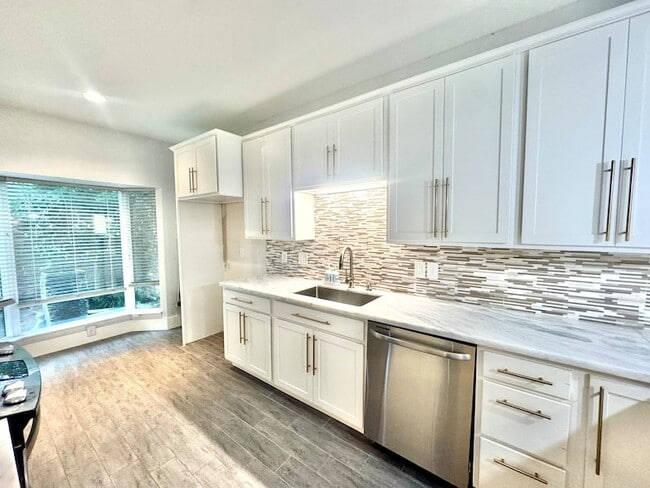 Building Photo - 2323 Bering Dr