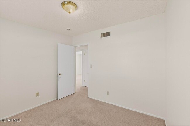 Building Photo - 10370 Kellogg St