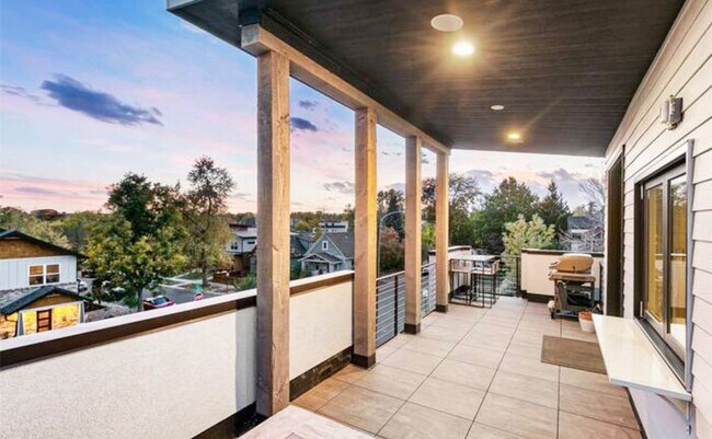 Building Photo - Beautiful 4 bedroom 3 bathroom property in Jefferson Park Denver