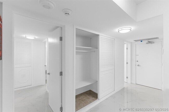Building Photo - 3750 Galt Ocean Dr