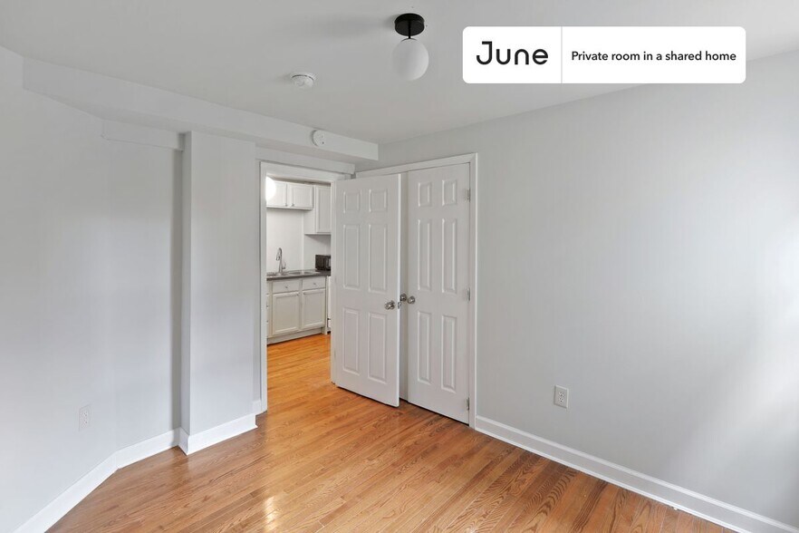 Building Photo - Room in Shared 2 bed/1 bath home