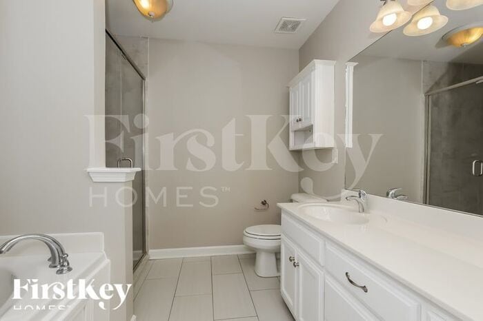 Building Photo - 2260 Dewey Dr
