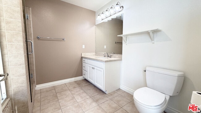 Building Photo - 956 S Wilton Pl