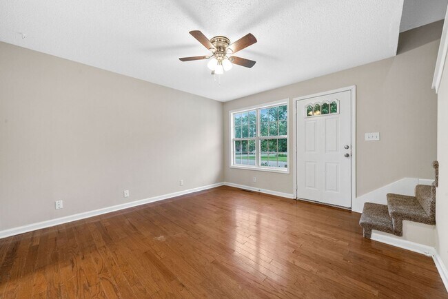 Building Photo - 3 Bedroom Pet friendly Home For Rent Near ...